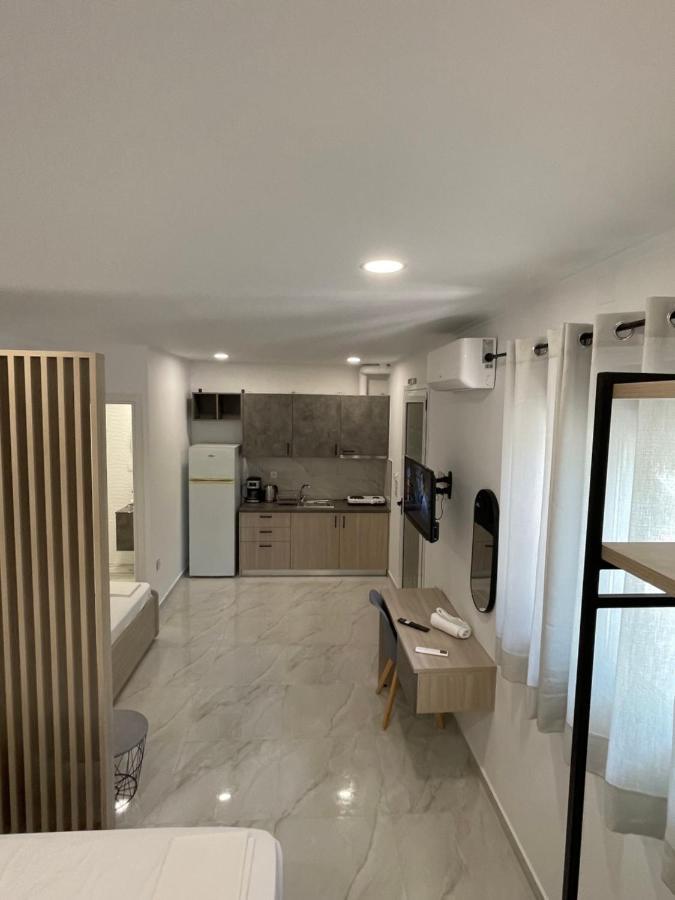 Sunshine Apartments And Rooms Nikiana Exterior foto